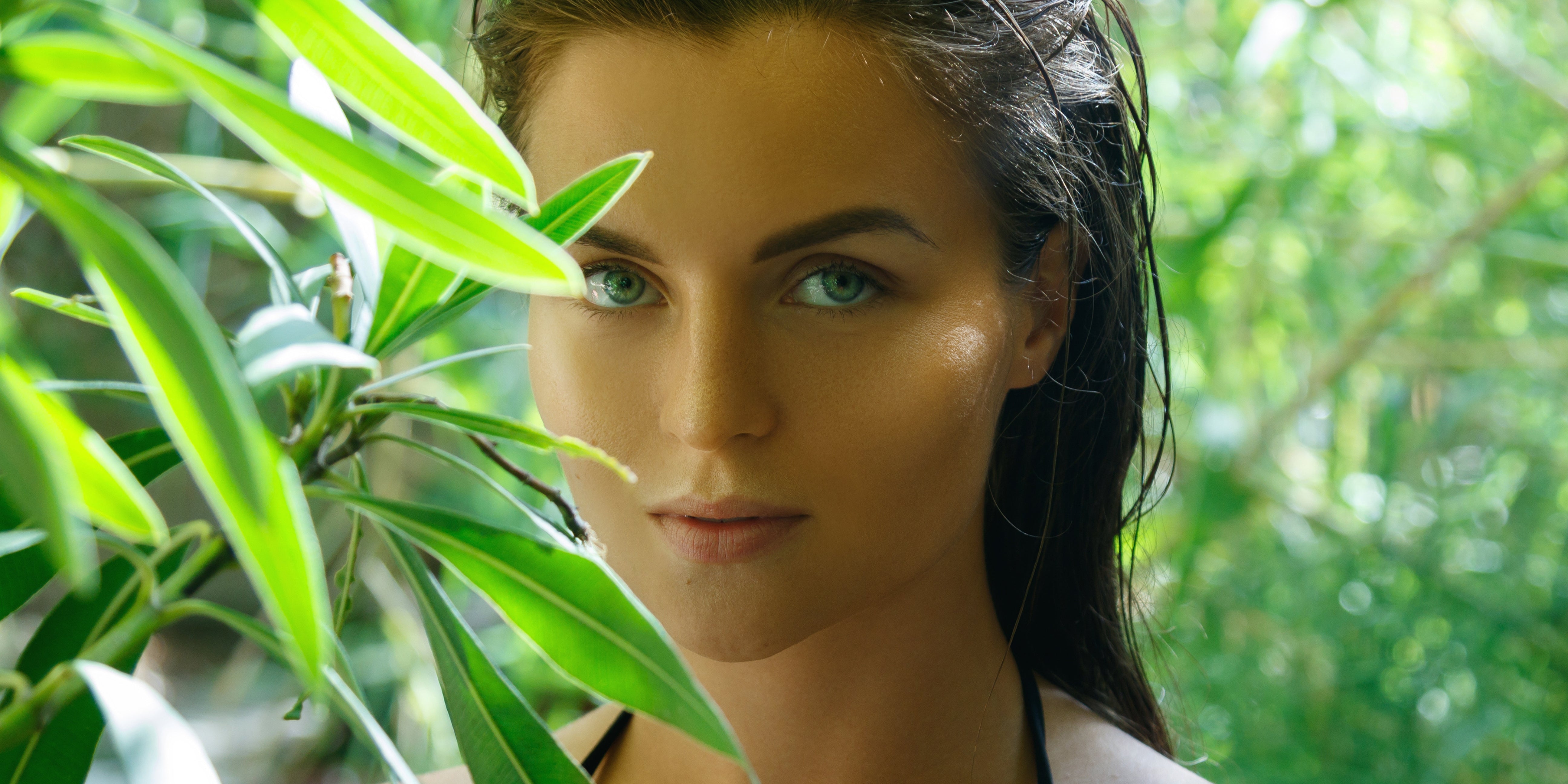 7 Amazing Benefits Of Hemp Seed Oil For Your Skin